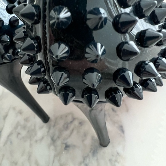 Beautiful Fashion authentic CL heels✨ - Picture 6 of 11